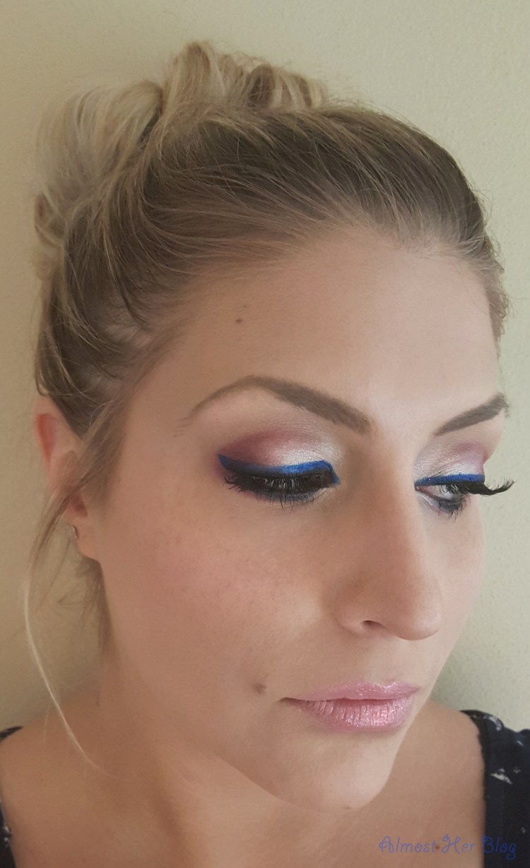 4th of July Eyeshadow Look!  Red, White, and Blue from Almost Her Blog! #makeup