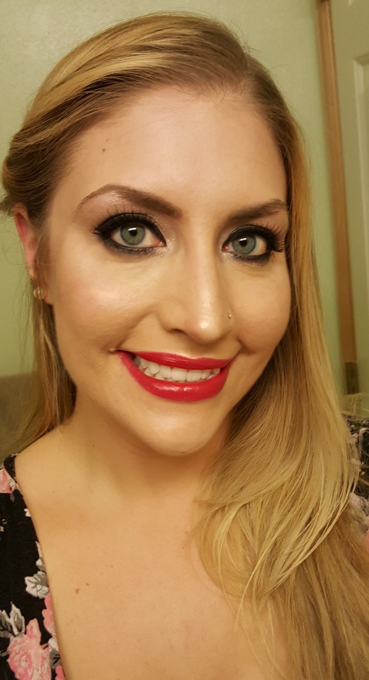 Valentine's Day Smoky Look #nakedsmoky #valentinesday #smokyeye #valentinemakeup www.almostherblog.com